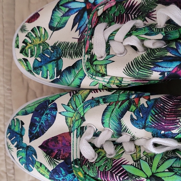 Multicolored tennis. Sneakers. New. SIZE 8 - Picture 2 of 6